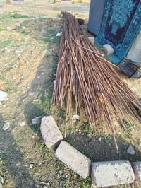 حديد مستخدم للبيع النوع أوكراني الكميه ثلاث طنون اله ربع الاطوال ١٠ أم...