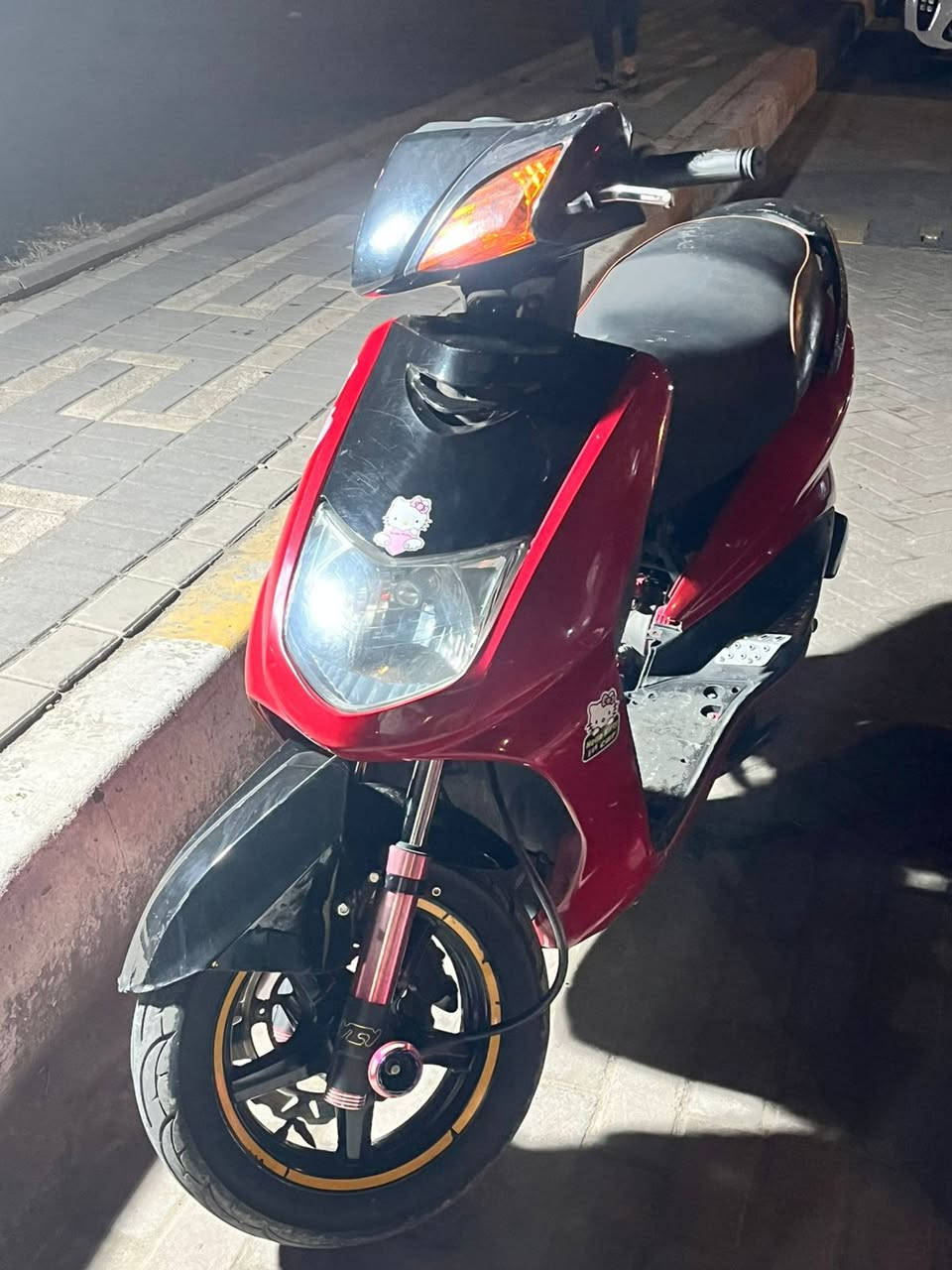 سلام عليكم سكني نثية للبيع الدراجة مزودة مكينة وخارج المكان بغداد مدينة الصدر السعر خاص ***********
