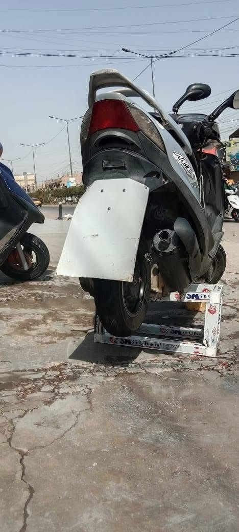 السلام عليكم ماكس ثعلب للبيع كايمه تئخر بل تشغيله الذيل مكسور والكفر الامامي مكسور شوي رايده ب175 وبيه مجال قليل جدا المكان بغداد الحسينيه ***********
