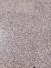 عندي كرانيت مستعمل نظيف حوالي ١٣٠ متر مبايل ٠٧٧٠٩٤٦٨٤١٤ بغداد العبيدي