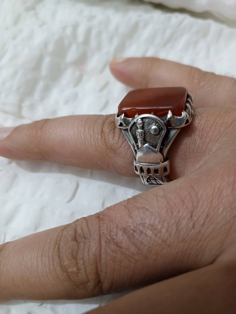 عقيق يماني حجر خام فضه ثقيل وزن 24غرام  مكاني محافظة ميسان


**إذا كنت صاحب هذا الإعلان وتريد حذفه لأي سبب، رجاءا أرسل رسالة إلى الدعم الفني**