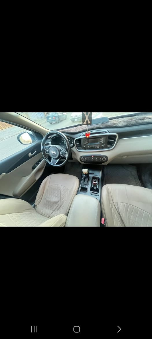 سورينتو ٢٠١٦ خليجي مكفول 
٦ سلندر لون سلفر
مواصفات عادية
دفع رباعي 
درايڤ مود (سبورت- ايكو- نورمال)
حساسات خلفيه 
كامره بالمراية 
تحكم قياده 
نظام ترحيب 
٣ قطع تبريد 
٧ راكب
تحكم لايت


**إذا كنت صاحب هذا الإعلان وتريد حذفه لأي سبب، رجاءا أرسل رسالة إلى الدعم الفني**