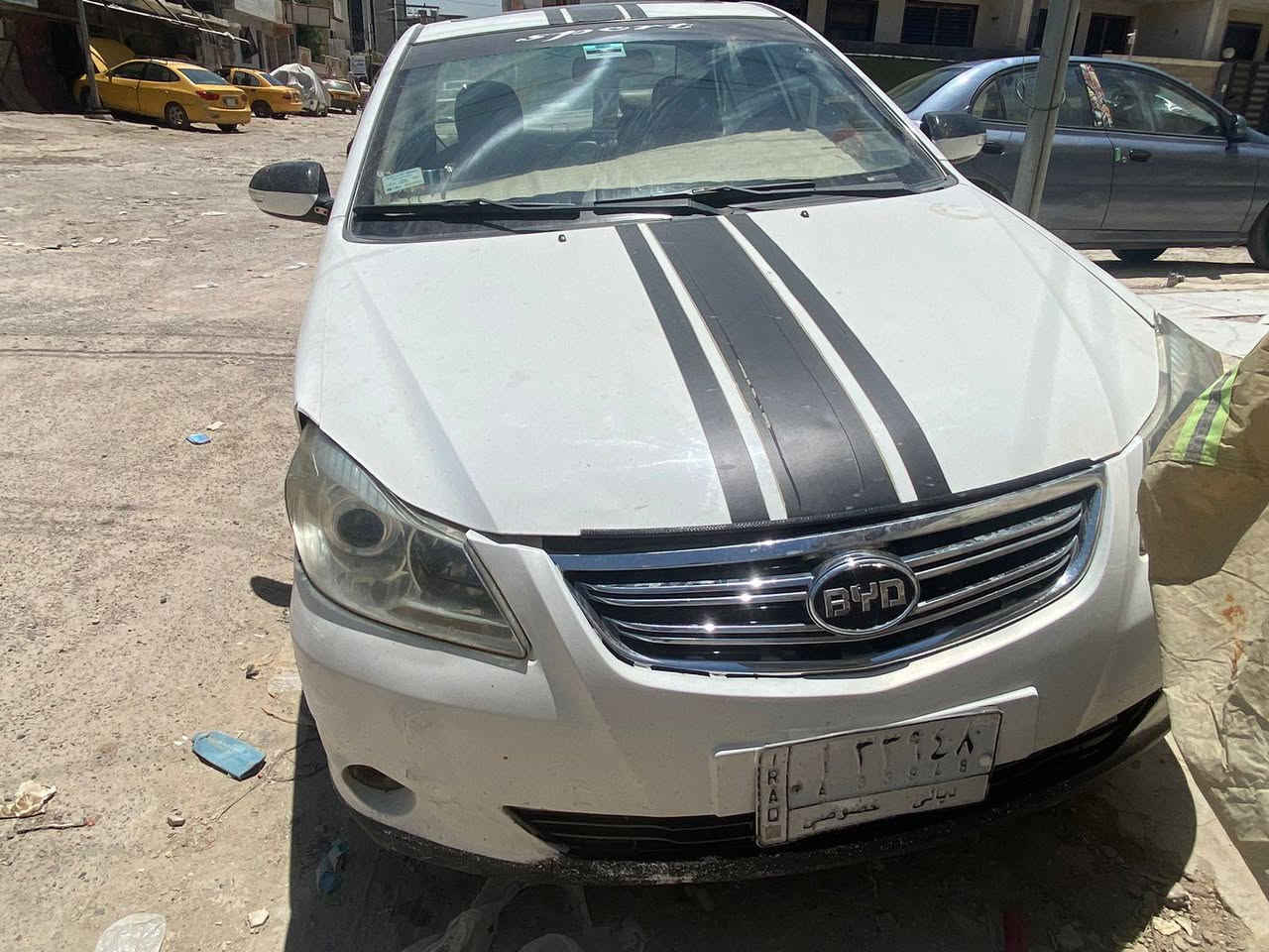 سلام عليكم بي وادي جي ثري كير اتو بلاد للبيع فقط سياره تراي وين ميعجبك السعر المطلوب 35 ورقه وبيه مجال للطيبين عنوان بغداد *********** مثل ماموضح بالصوره الضربه جاملغ وشويه من الباب الصدر
