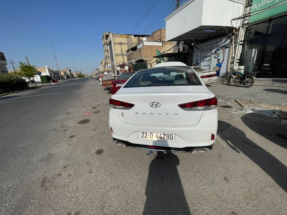 سلام عليكم اخوان 
سوناتا خليجي 
موديل 2018 
رقم اربيل انكليزي باسمي تريد وكالة تريد مداور 
بانوراما 
اشاير بالمر و تبريد خلفي 
محرك 2400 شرط لا مفتوح ولا مبدل
تحكمات وحساسات 
كشنات جلد بقلاوة (سويج مو بصمة)
اخوان الفيديو مال اليوم شوفه واتصل وبيك خير وادلل 
مكان السيارة نجف 
اخوان السياره الله شاهد تبقى مركونة 15 يوم بالبيت كوني اعمل ضابط لا مشتغلة تكسي نهائياً 
السيارة تجي تفحص وتكلب ع راحتك 
بيع فقط 
هـ/***********
السعر 160$(مئة وستون ورقة) وبيها مجال ان شاءالله للشراي
