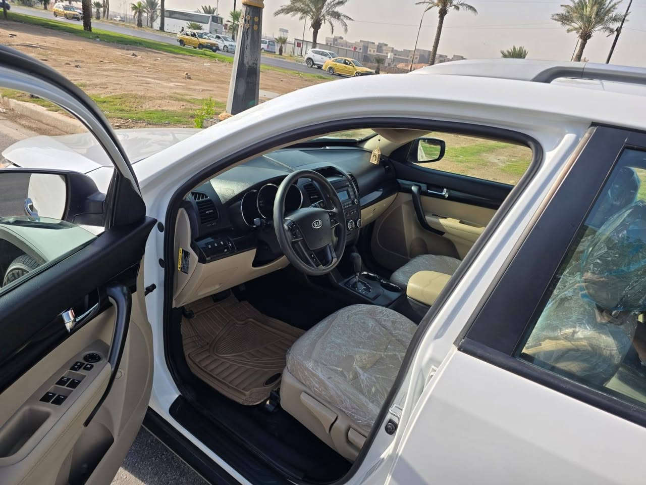 ﷽
سلام عليكم
للبيع
سورنتو موديل 2013
وارد امريكي
مواصفات السيارة
6 سلندر كلين
ماشيه 118
سيارة جديدة بمعنه الكلمه
رقم كربلاء
تخم تاير حداديه جديدة

***********
