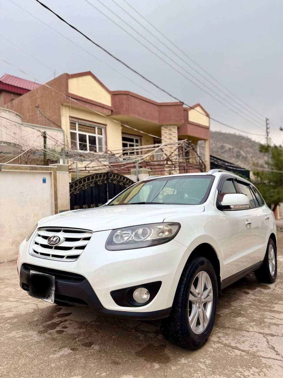 رقم السيارة : دهوك
موقع السيارة :دهوك
نوع السيارة :سنتافي
موديل السيارة :2011
المسافة المقطوعة:200km
مواصفات:فول موصفات سلايت دبل شاشه فتل رادار كاميره فقد بدون بصمه كير و مكينه بشرط  
ملاحظات:سياره بدون اي شي حتا بدون تعديل
سعر:147وبيها مجال بيسط
للأستفسار :*********** واتساب فايبر كورك دهوك, العراق
