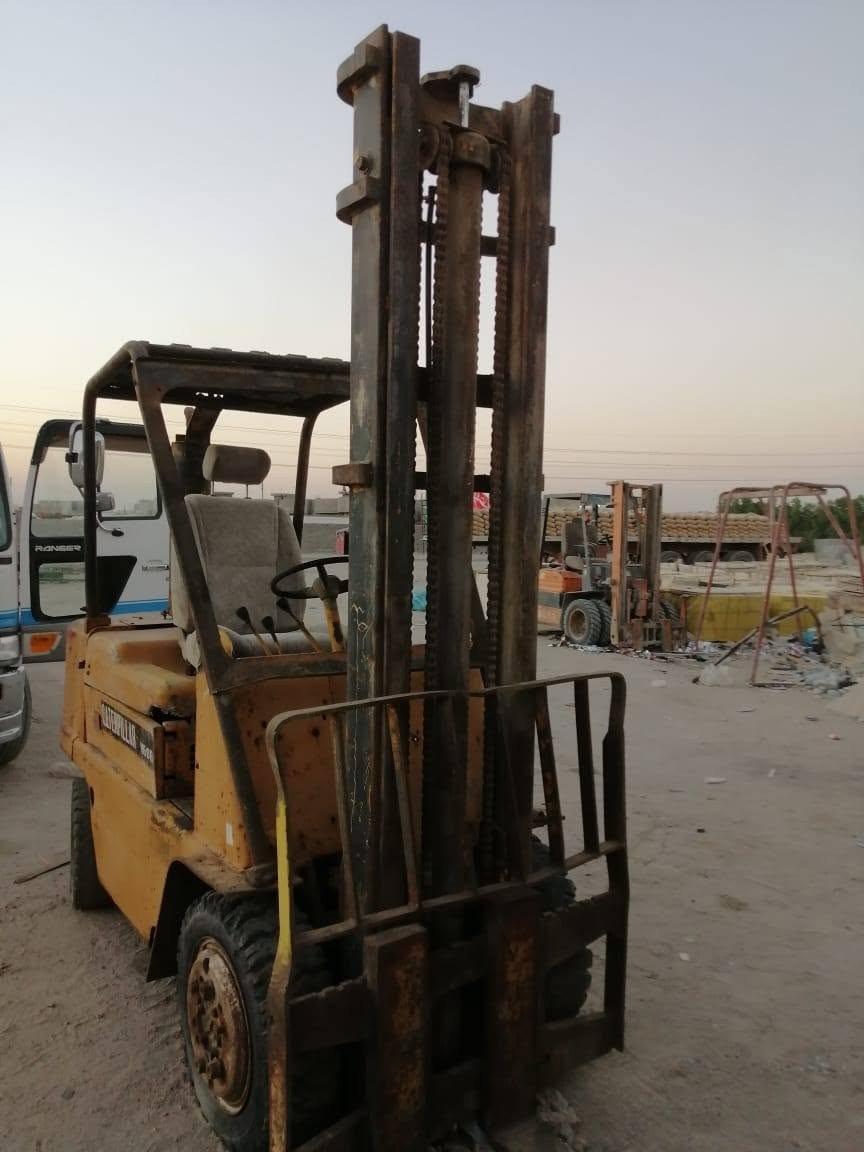 شوكيه ٤طن ٢حرك جب عللي كير عادي جاهزلعمل عنوان بصره هاتف *********** سعر ٣٠

