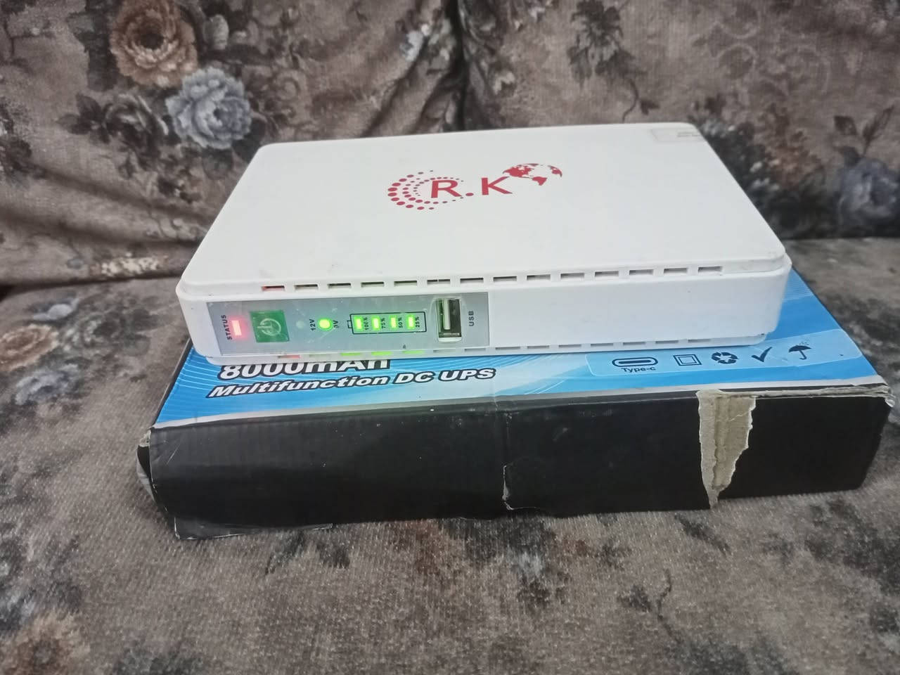 راوتر وعاكسة شغالين شرط شراي اتصل على الارقام ***********
***********عنواني ايسر سايدين حي النور قرب مجسر
