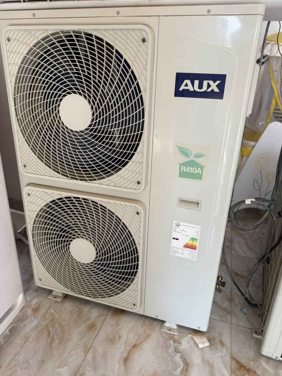 معرض اليقين الاثاث المنزلي 
سبلت AUXمستعمل 3طن غاز 410مستعمل اقل الموسم جديد دبل فان شرط الشغل اي عيب مابي غاز كامل 
للتواصل ***********وبي واتساب
عنوان تكريت زهور خلف افران الكرخ مقابل جامع الشهيد صباح
