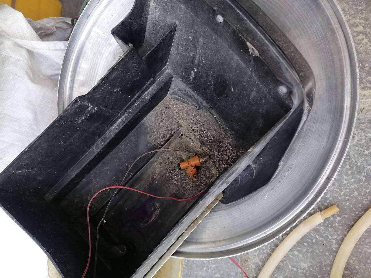 السلام عليكم قطع غيار فورزه صفر 10كل غراضه موجود***********
