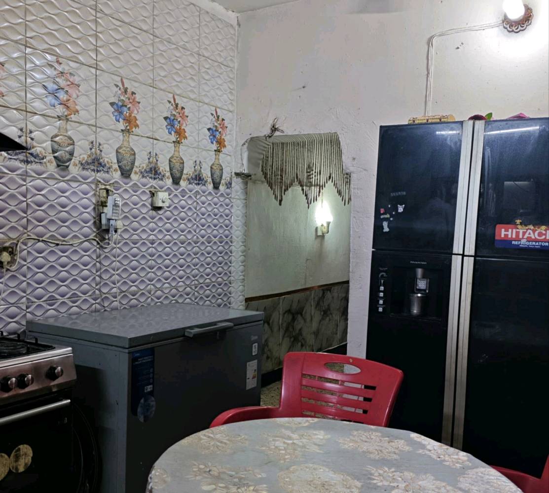 السلام عليكم 
متوفر بيت للبيع طابو صرف بغداد الشرطة الخامسه 
مساحته ٨٠ متر يتكون من طرمة وهول كبير ومطبخ و صحيات وترك و الطابق الثاني غرفة نوم و بالكونه وسطحين رايدي ب ١٢٥ مليون وبي مجال للشراي 
للاستفسار اكثر يرجى الاتصال 
‏‪***********
‏‪***********‬‏