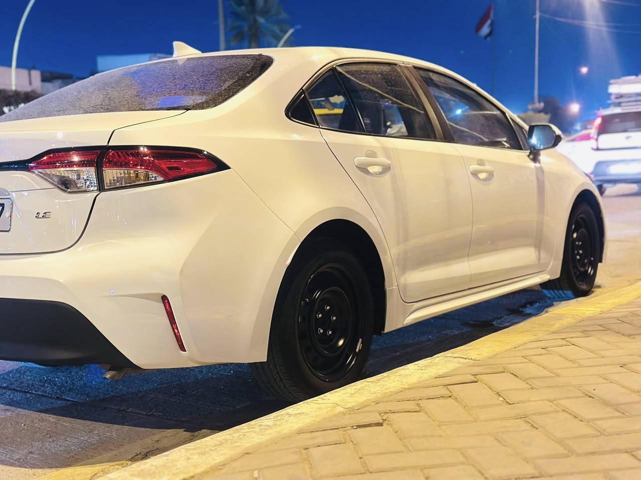 سلام عليكم كورلا للبيع موديل 2023 سياره حادثه بابين السايق والورا نفس ألون شادهن بدون صبغ وبيه بوارد ثنين موجودات بلصور وصور الحادث مرفوقه بلمنشور 
مكان السياره بغداد حي القاهره 
السعر 150 
اتصال ***********
