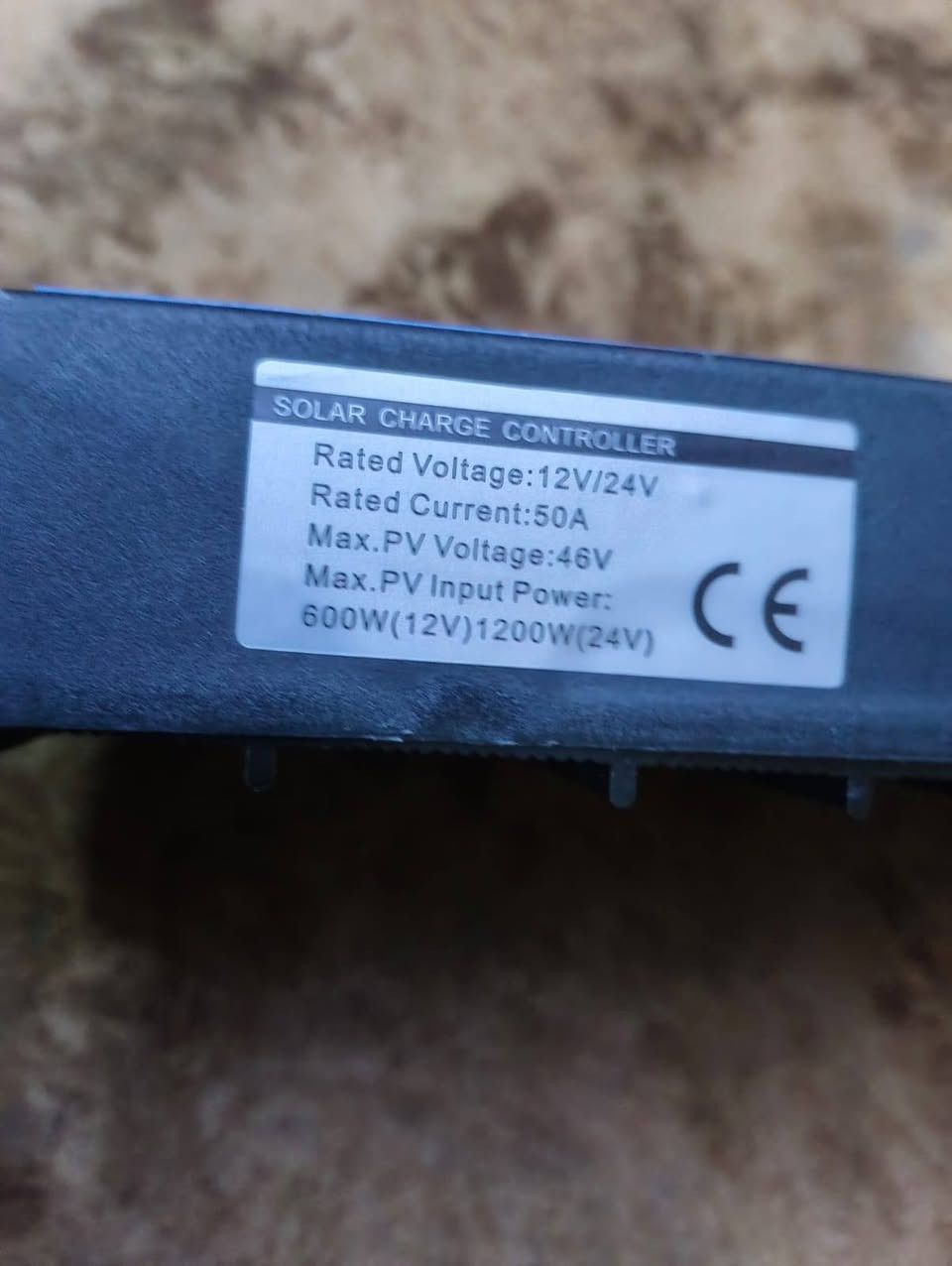 عندك عاكس و بطاريه وتريد تحول شحن البطاريه ع طاقه شمسيه ما عليك غير تأخذ لوحين ١٨٠ واط ومنظم شحن ٥٠ امبير سعر لوحين مع منظم ١٧٥ ألف 
يوجد توصيل لكل محافظات للحجز واتساب ***********
