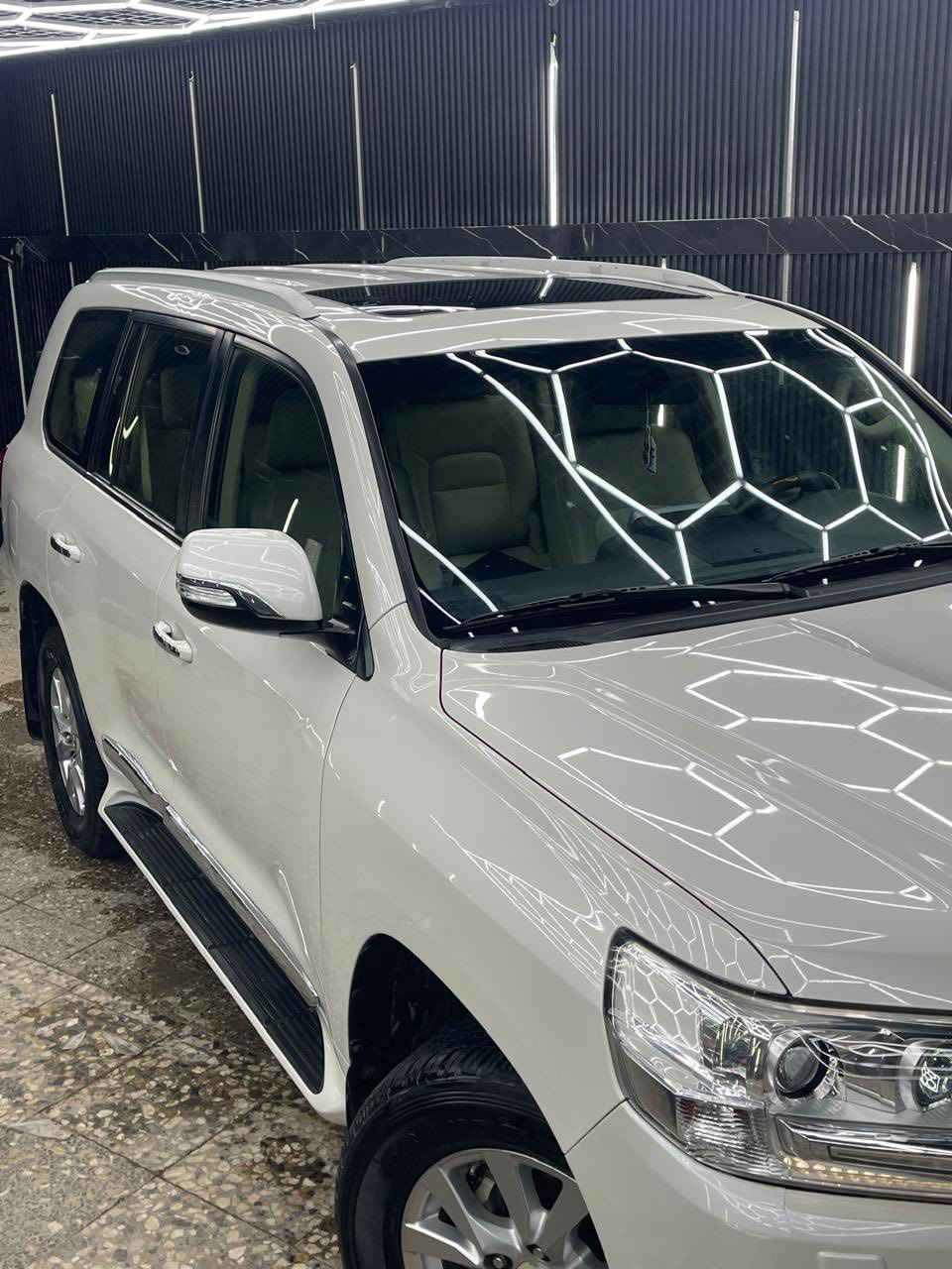 السلام عليكم 
لاندكروز 2018. 
فول مواصفات 

بريم اصل 

رقم بغداد باسمي 

رقم مميز

ماشية 150 الف
نظيفة وجاهزة 
مابيها اي نقص 
مكفولة 
السونار مرفق بالمنشور 

السعر 480$ ورقة 

العنوان بغداد 
المنصور

الاتصال 
***********
