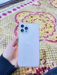 ايفون 12 برو ماكس • نظيف • قافل ايكلود