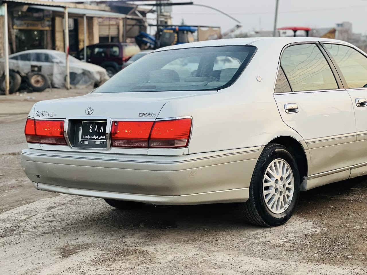 مەلیکە مووس 2000.
VVT.
ناوزەرد 
سێ دووگمە 
داژبڵ نەجەف .
کامل مەسرەف کراوە .
سارد و گەرموو بریکی بەسراوە .
تەقەو ڕەقەی  نییە .
تایەو ویلی لۆکە .
مەسرەفی نییە .
قرچیکی لەدواوە هەیە .
سعری 39گەڵاو مەجال .
بۆ مەعمەلە تەلەفوون مەکە حەزت لێێە بێ سەری کە .
***********
***********.
سەیسایەق
