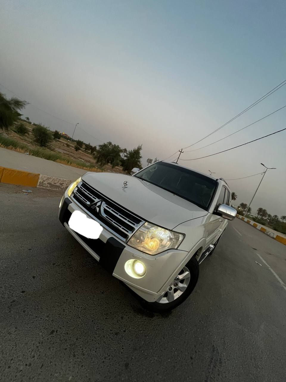 باجيرو 2010 للبيع
السيارة حبتور فول مواصفات 
السيارة كفالة عامة 
خالية من الرصعات والخياس والحلوب
سيارة جديدة 
ممشى ٢٦٦
🔴عليهة منضومة غاز انسى الصرف🔴
مزروعة عدسات ضوة نهار
رقم بغداد باسمي رقم انكليزي جديد تحويل ثاني يوم
مكان السيارة حلة
للاستفسار ***********
رجاءا بس الشراي يتصل
