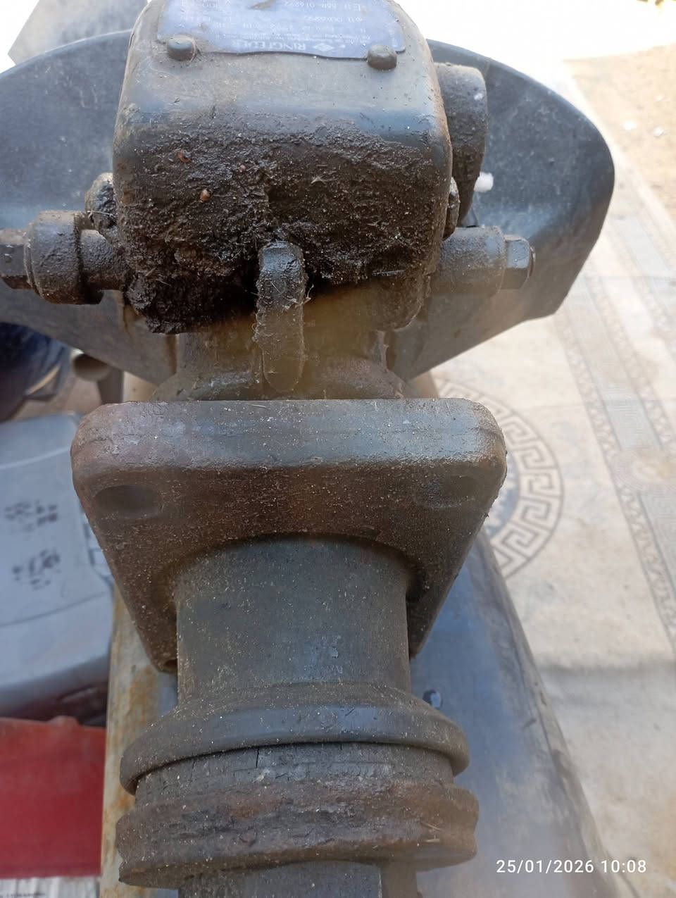 السلام عليكم من رخصة مدير الكروب للبيع باب بدي قلاب نضيف جدا +ساحبه +تانكي هايدرولك سعة 120لتر السعر 850وبيهن مجال للاستفسار ***********
