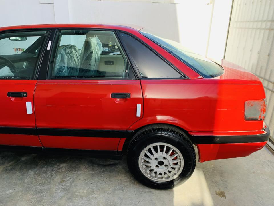 سلام عليكم للبيع اودي موديل 1993سياره مابيها لاصبغ ولا معجون سنويه مشروع وطني رقم ديالى دولي لل 2030دفتر بانزين بيها سياره جاهزه من كل النواحي محرك كير شرط السعر 28بيها مجال الشراي يخابر عل رقم ***********
