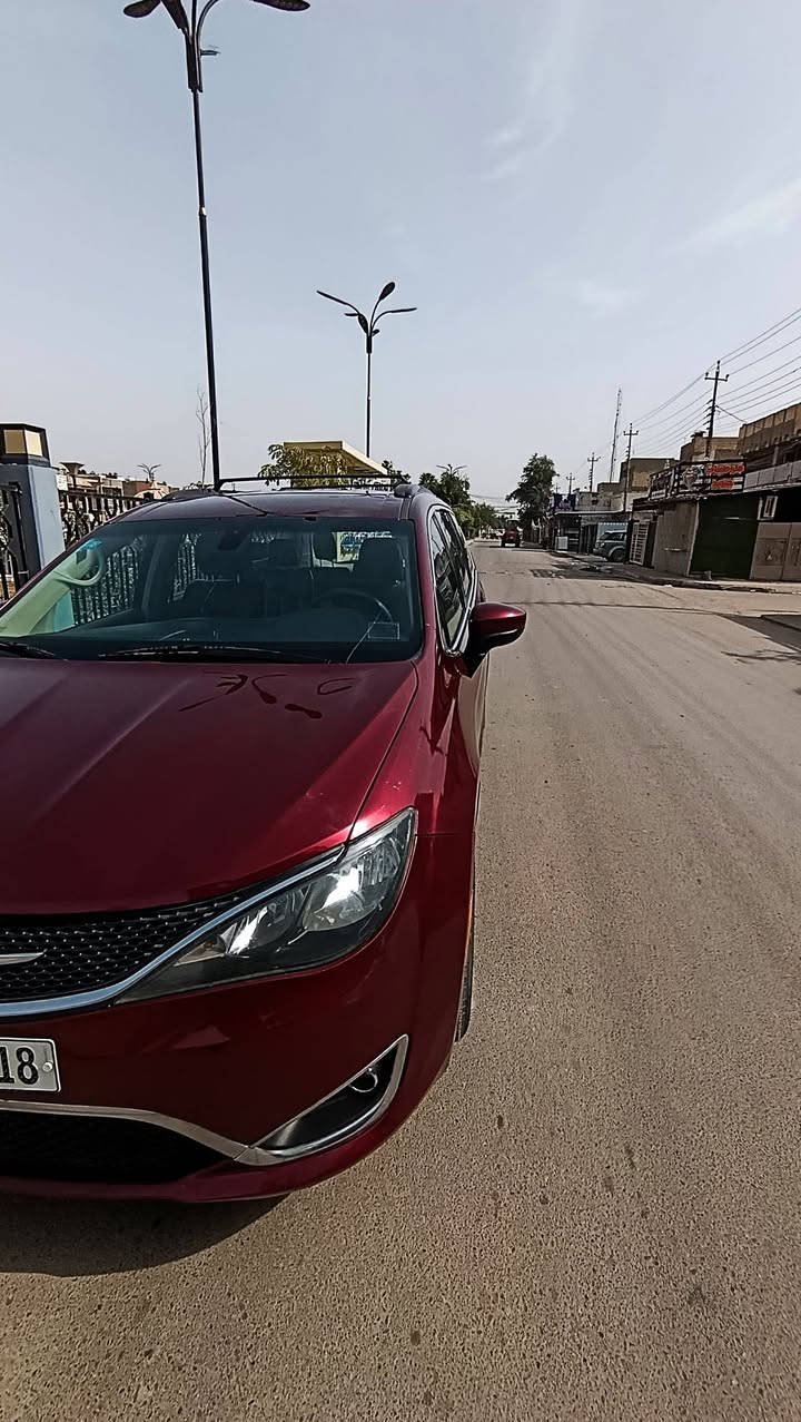 بسم الله الرحمن الرحيم 
باسفكا موديل 2020
مواصفات
ابواب وصندوق كهرباء 
تشغيل عن بعد 
كير ماوس 
هاند بريك بصمه 
توقف ذاتي اثناء الرجوع 
تبريد ثلاث قطع 
كشنات جلد 
ابواب بصمه 
ابواب فتح غلق ريمونت تحكم عن بعد
كرسي السايق كهرباء 
مثبت سرعه 
مكينه 3600
السياره جاهزه بسمي رقم بغداد دولي 
رقم الشاصي 2C4RC1DG8LR163923
حادثها خارجي 
السياره خاليه من التبديل كل القطع اصليه ليبل واحد 
بيها قطع صبغ اثر شخوط وتوحيد لون وعندي صور قبل الصبغ ابيع صبغ صفحتين 
للتواصل ***********
