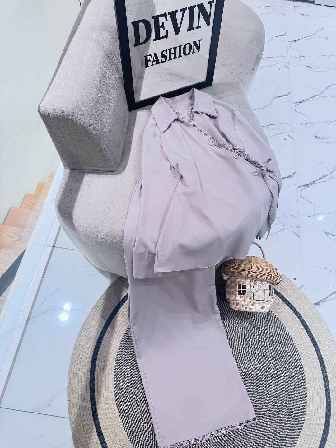 سوت لف بتصميم دانتيل من الاطراف كوالتي عالي ✨
متوفر ب 4 الوان ✨
✨✨✨✨
طول القميص 75cm 
بنطرون كيلوت اطرافه دانتيل  طول 105cm
قياسات 38-46
✨✨✨✨
راهي 
قطع محدوده✨
#اكسبلور_فولو #اكسبلورر #اكسبلور_explore #اكسبلور_العراق_السعوديه_الاردن_ايران_الكويت_طق_لايكات_كومنت_يلاا💙 #اكسبلور_ضيفونا


**إذا كنت صاحب هذا الإعلان وتريد حذفه لأي سبب، رجاءا أرسل رسالة إلى الدعم الفني**