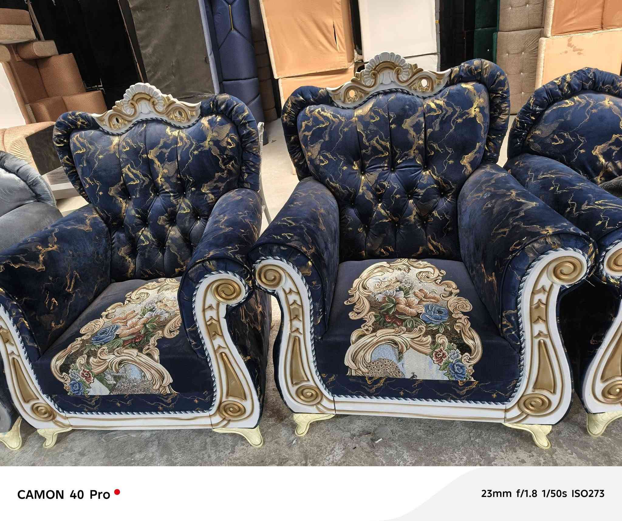 تخم ملكي ابو التاج ١٠ نفرات زلغ مابيه حيل نظيف محد كاعد عليه الاسفنج مالته مميز ضغط وخشب قوي ثقيل واكو توصيل الي باب بيتك عدنه ***********
