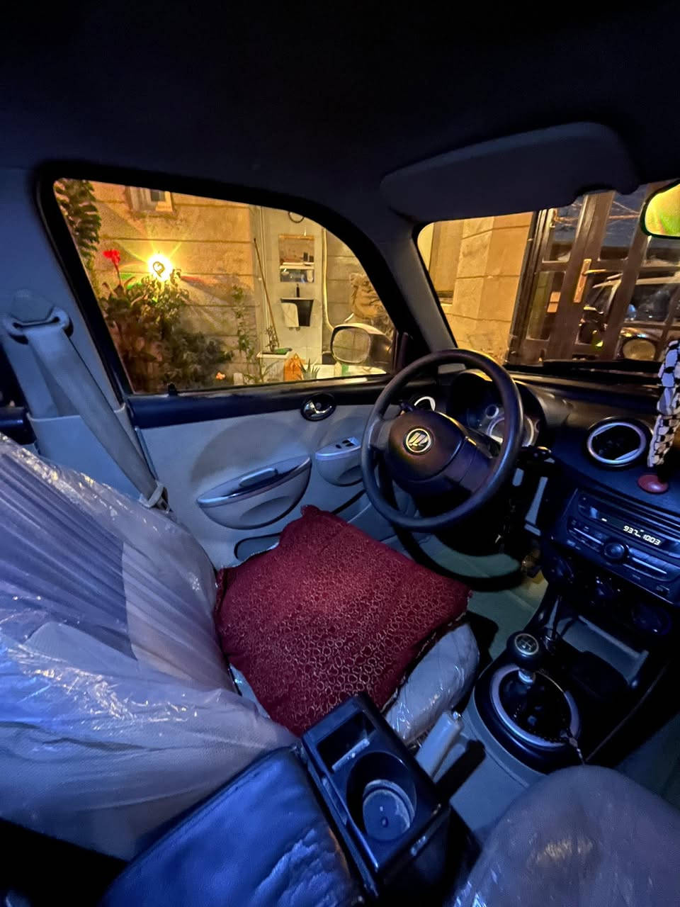 ليفان 320 بابل
سنويه ماساقطه بأسمي 
سياره مابيها ضربه بيه بارد بالجاملغ الامامي ومعدل ومرشوش 
+ صبغ بالدور الجاملغات الخلفيه اثر خياسات ومعروفه ليفان بالخياس + بيها اثر جراد بنيد وباب خلف سائق ابيع حزام
كير ومحرك مكفول تبريدها شغال 32 وبيها مجال   
مكان بابل للاستفسار ***********
