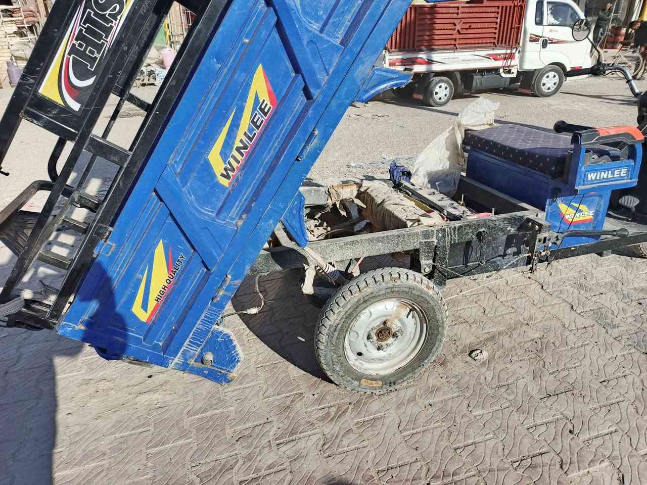 سلام عليكم ستوته شحن للبيع موديل 24 مثل ما تشوفونها بل صوره بطاريات نضيفه ستوته خير من الله سبب البيع عدم التفرع عنوان بغداد ابو غريب ***********
