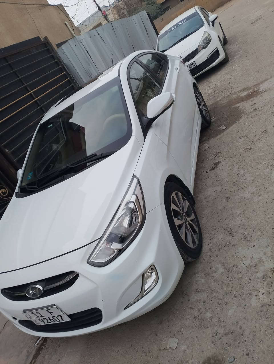 السلام عليكم اكسنت 2016خليجي رقم بغداد جديد ماشيه 70سياره جديده كلش محرك 1600صدر تبريد كله جديد مكينه كفاله بدون فتح سياره مكفوله بدون صبغ بدون فتح بيها رصعه باب السائق عله وضعها سعرها 120وبيها مجال ***********
