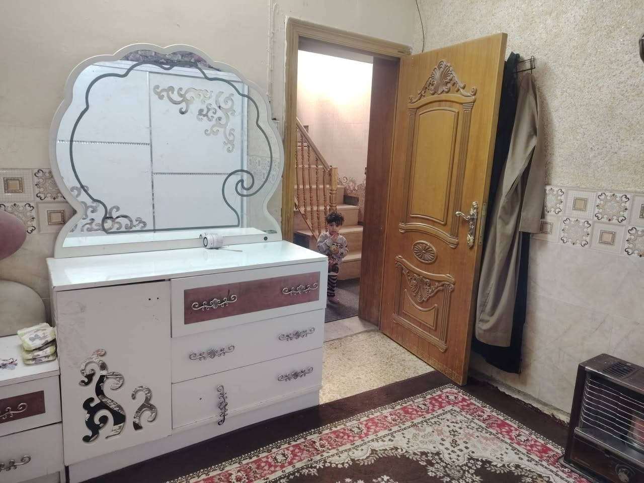 غرفه تركي درجة اولى للبيع ب500 وبيهه مجال ***********
