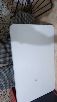 ميز قعام • صغير • نضيف جدا