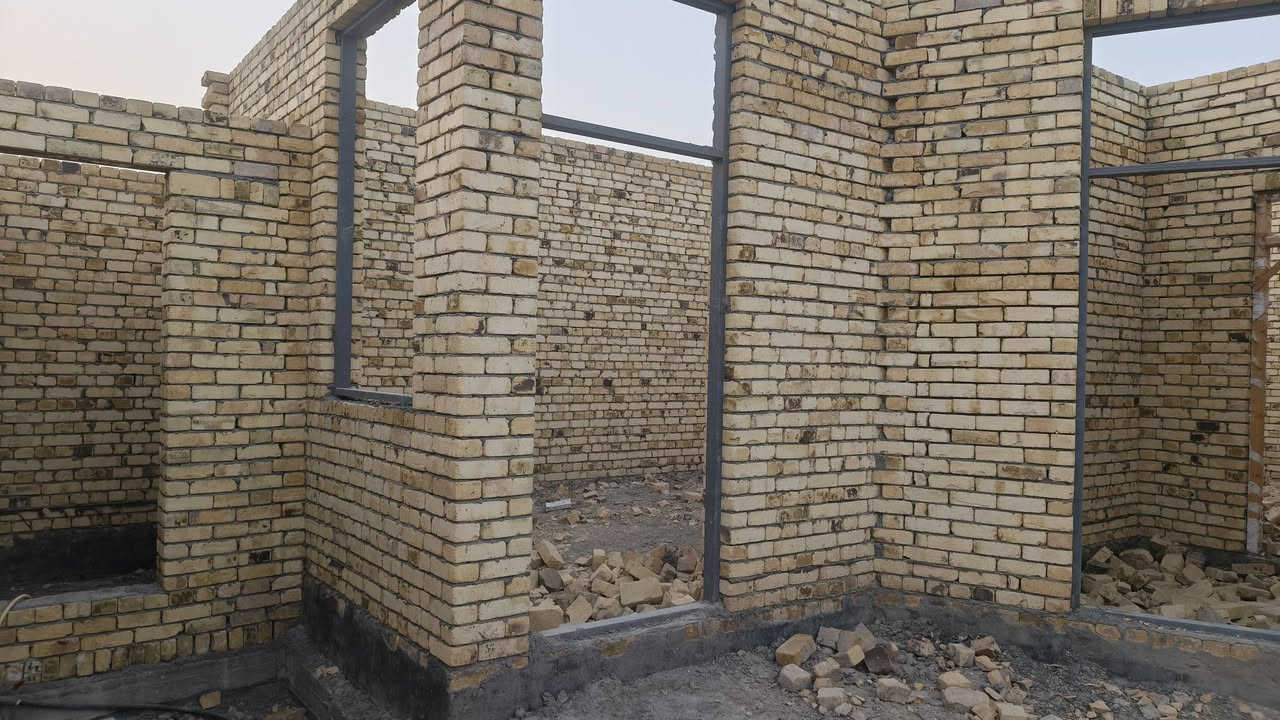 بيت زراعي هيكل مساحة ٢٠٠ ناحية فضليه كاع أبو حارث بناء طابوك غرف ٢ صاله مطبخ ديوانيه هول خدمات ماء كهرباء شارع سعر ٣٨ وبي مجال بيت قريب عله طريق زوار  تصال عله رقم *********** تصال عله واتساب
