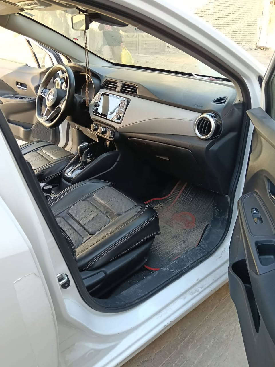 موديل ٢١ عارضها ١٢٥ وبيها شي بسيط للاستفسار ***********مكاني فلكه حي النصر
