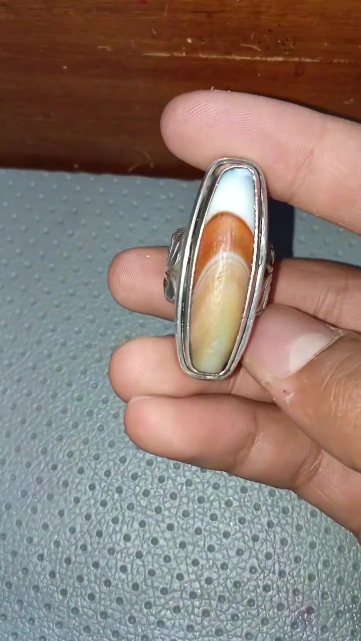 سلام عليكم اخوان جزع يماني صياغته ثكيله كلش كلش سعره 100الف نهايته


**إذا كنت صاحب هذا الإعلان وتريد حذفه لأي سبب، رجاءا أرسل رسالة إلى الدعم الفني**