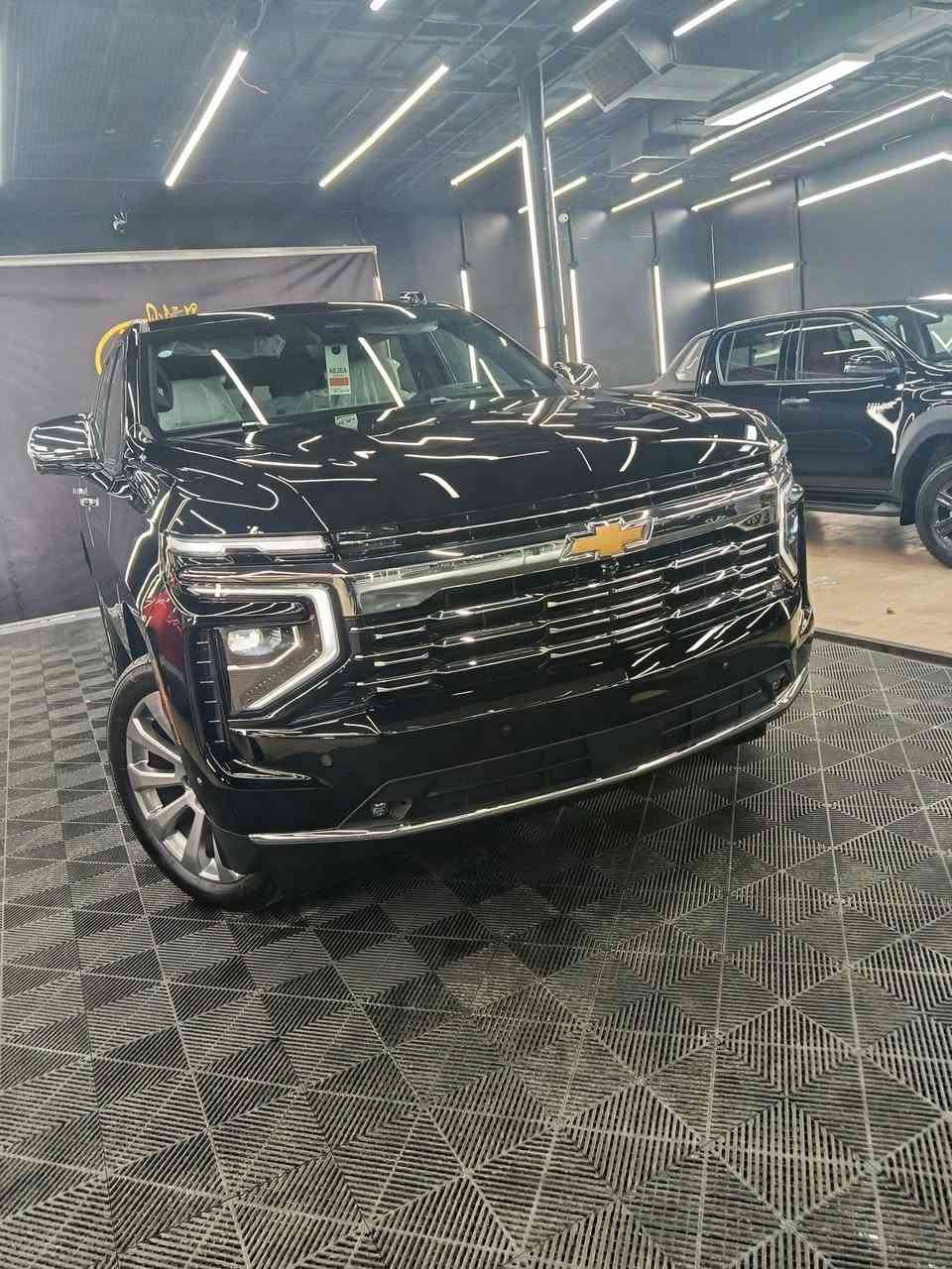 السلام عليكم تاهو بريمير 2025 اسود مغلف ppf ماشية 3 آلاف زيرة صار خلل بل الكير وجبنالهة كير وشديناه بل الشركة بعدها بل الضمان رقم بغداد ب اسمنة *********** مكانهة بغداد السعر 73 الف دولار
