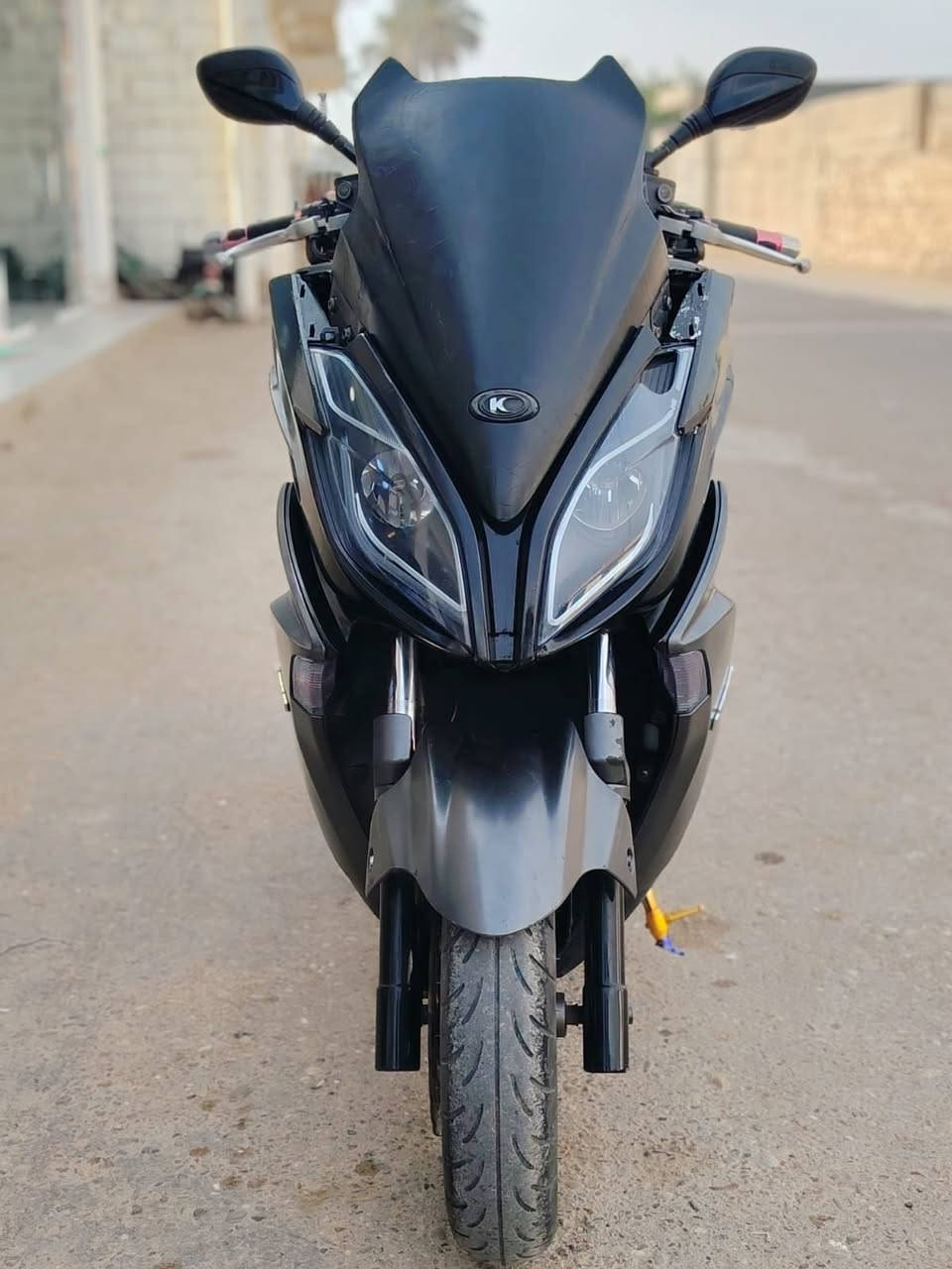 السلام عليكم:
للبيع كايمكو 

محرك 300 

موديل 2018

مواصفات حلوه تدفئه وكلشي متوفر بي 

النـظافه 90% 

مرقم جديد وسنويه بأسمي تحويل مااتعبكم 👍

المكينه ممفتوحه ابد بعدها شركه 

للأستفـسار  ***********
