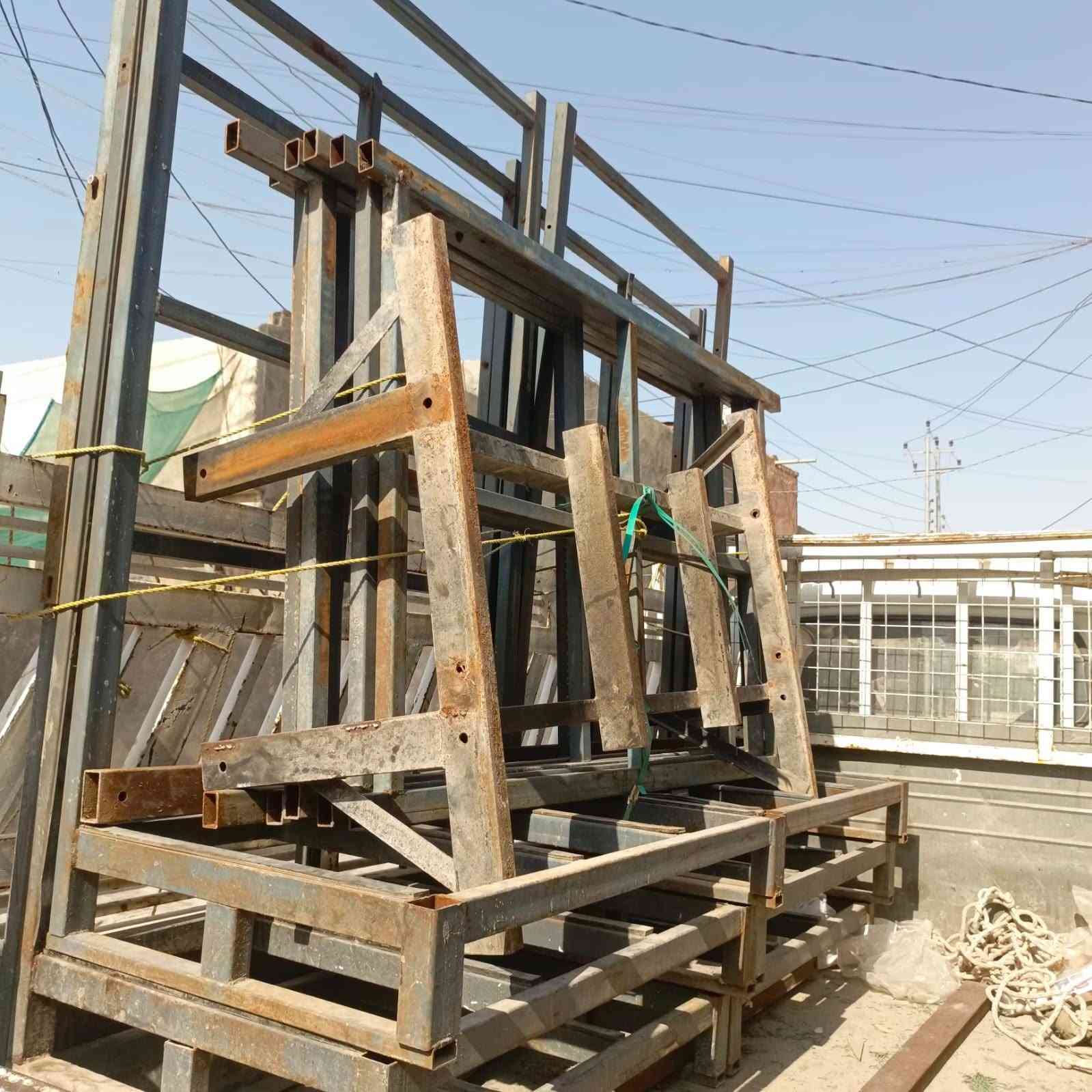 السلام عليكم اقفاص المرمر جاهزات السعر القطعة الواحده 60 الف العنوان بغداد ... رقم الهاتف ***********
