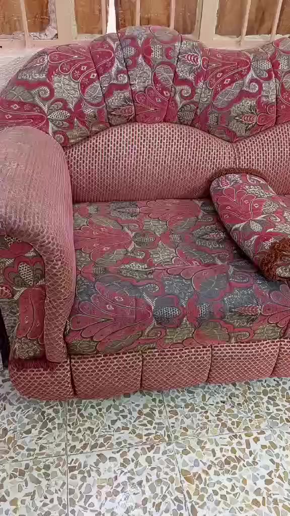 السلام وعليكم  هاذ طخم ديون من الخشب الزين 7 امتار  سعر 175 قفل
المجمده  قفله 225  
للتواصل ***********
