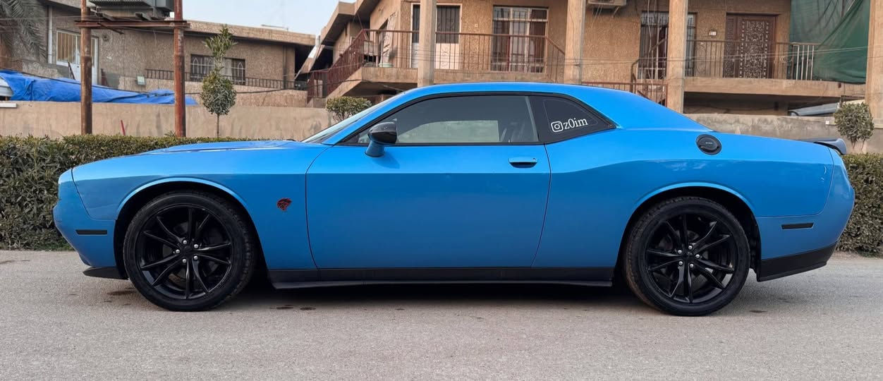 جالنجر GT V6 بحري 2016
ماشية 99 الف ميل 
( تشغيل عن بعد - كشنات جلد وكهرباء - تدفئة ستيرن - شاشة جبيرة - تدفئة وتبريد بالكشنات - دكمة سبورت - عدسات زنون اصلية 300$ - شوتة رياضية 400$ -سبايدر ودفيوزر ودوسات كت كامل ريد آي ) 
سنوية ل2028 
كير محرك تبريد تدفئة كفالة كلهن
حادث جاملغ بنيد ،وسونار بالمنشور

السيارة نظيفة وكلوب واحد مامشتغل بلدشبول ،تفيد الجناي الي يدور شي مايتعبة وميفتح بنيد اصلا 
مكان السيارة بغداد الدورة
رقم صاحب سيارة ***********
