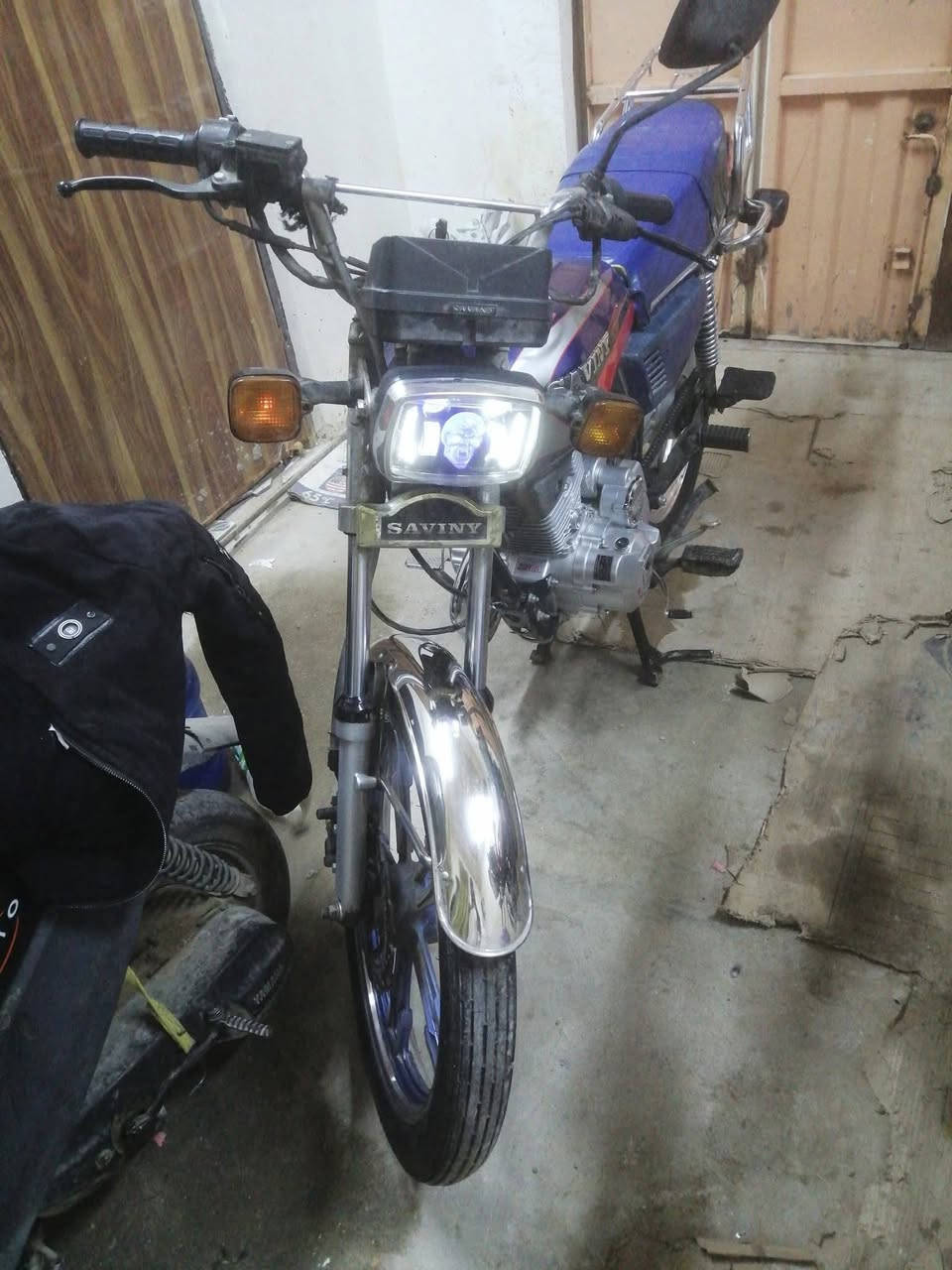 سلام عليكم سيفان 21 سنويه انكليزي باسمي مبدل بس كلجات مكينه 150 سعرها مليون وبيها مجال ***********
