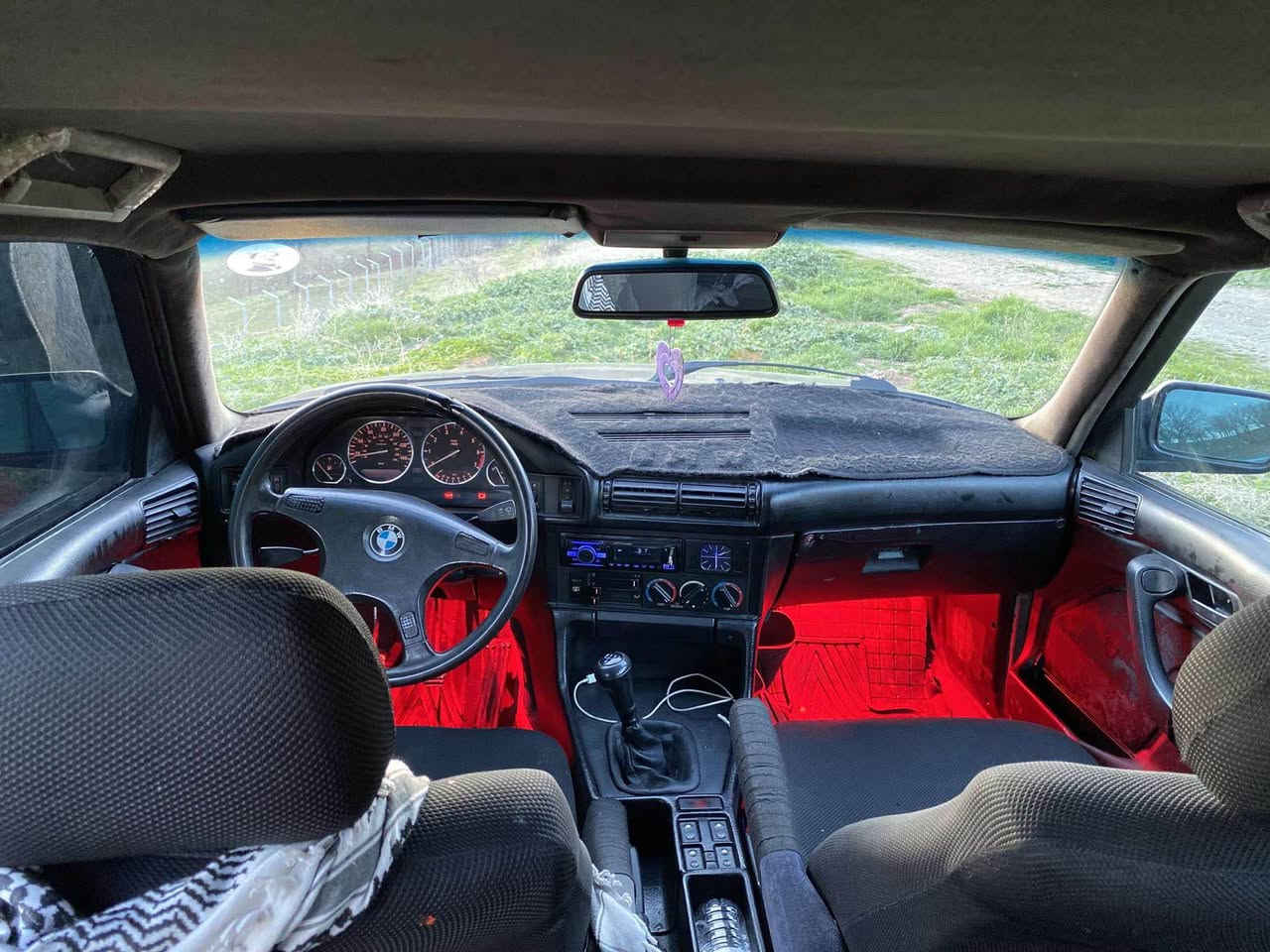 ‏bmw E34 /520
مودیل91 /ارم دەهوک بەشەرتی اولیات  بو زانیاری زیاتر ژ ***********لە هەولیرم أربيل, العراق
