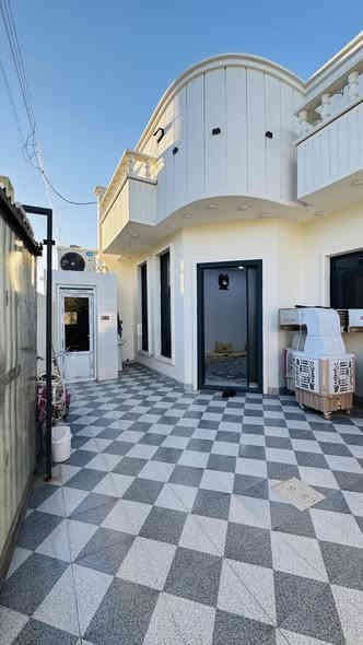 دار للبيع في الرمادي شارع اربعين قرب مجمع الخيام السكني طابو زراعي سند 25 تحويل مباشر بناء حجر البيت نضام كامرات نضام غاز وغيرها 

#المساحه200 متر 
#الوجه10 متر 
#النزال20 متر 
#عرض شارع 7 متر تبليط خدمات كامله 

يتكون من غرفتين ومطبخ وصاله وصحيات خارجيه وداخليه  واستقبال. 

#سعر 130 مليون وبي مجال 💸

للاستفسار ***********📱
