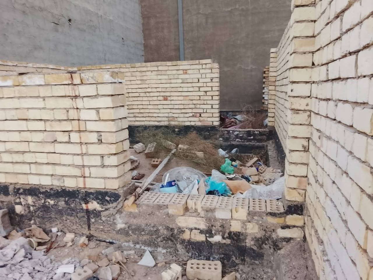 قطعه للبيع زراعي طابو سند 25 حي الجزيره الباب الاول فرع دلاليه النهرين مساحه 50 متر واجه 5نزال 10للستفسار ع هذا الرقم ***********
