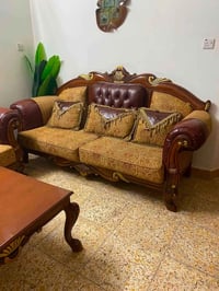 متاح تخم نضيف جدا وجوده عاليه جدا عدد 2 قنفات كبيره عدد 4  قنفات صغيره...