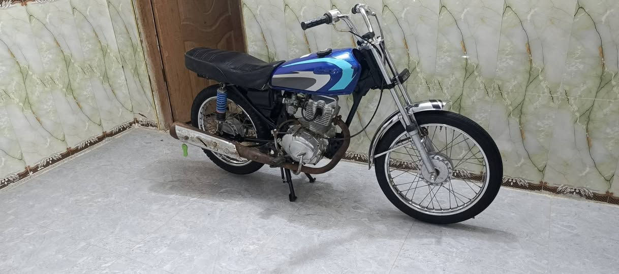 للبيع دراجه اربعه گير كلك موديل 22 دراجه حلوه ونظيفه سعر ب350 وبيه مجال مكان شاميه اتصال على هاذه رقم *********** وبي واتساب
