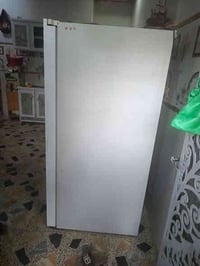 ثلاجة سامسونك نضافه 100 بالمئة للبيع الاتصال على 07806024106