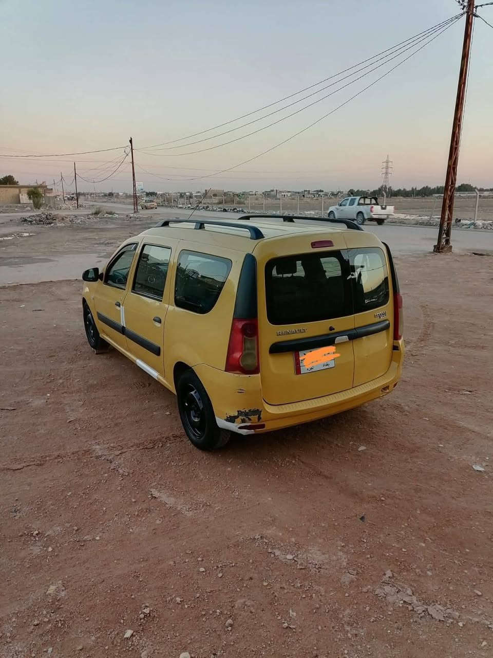 السلام عليكم من رخصت الادمن رينو لوكان ٧راكب للبيع مديل ٢٠١٠ رقم بغداد بأسمي سعر ٥٥ورقه مكاني بغداد ***********
