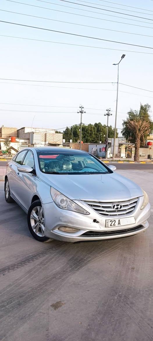 سلام عليكم.    للبيع غرفة.     بدون مراوس.
سوناتا 2011  فول مواصفات اربيل دولي.       تحويل مباشر  كير مكينه حداديه تبريد كفاله.  بيها قطعتين صبغ ارث شخوط  دحجه مو ضربه   والباقي كفاله.  بنيراما السياره  5ويل كب. شاشة كامر  السعر 97 وبيها مجال حك الجيه مكان السياره نجف للستفسار رقم الهاتف ***********
