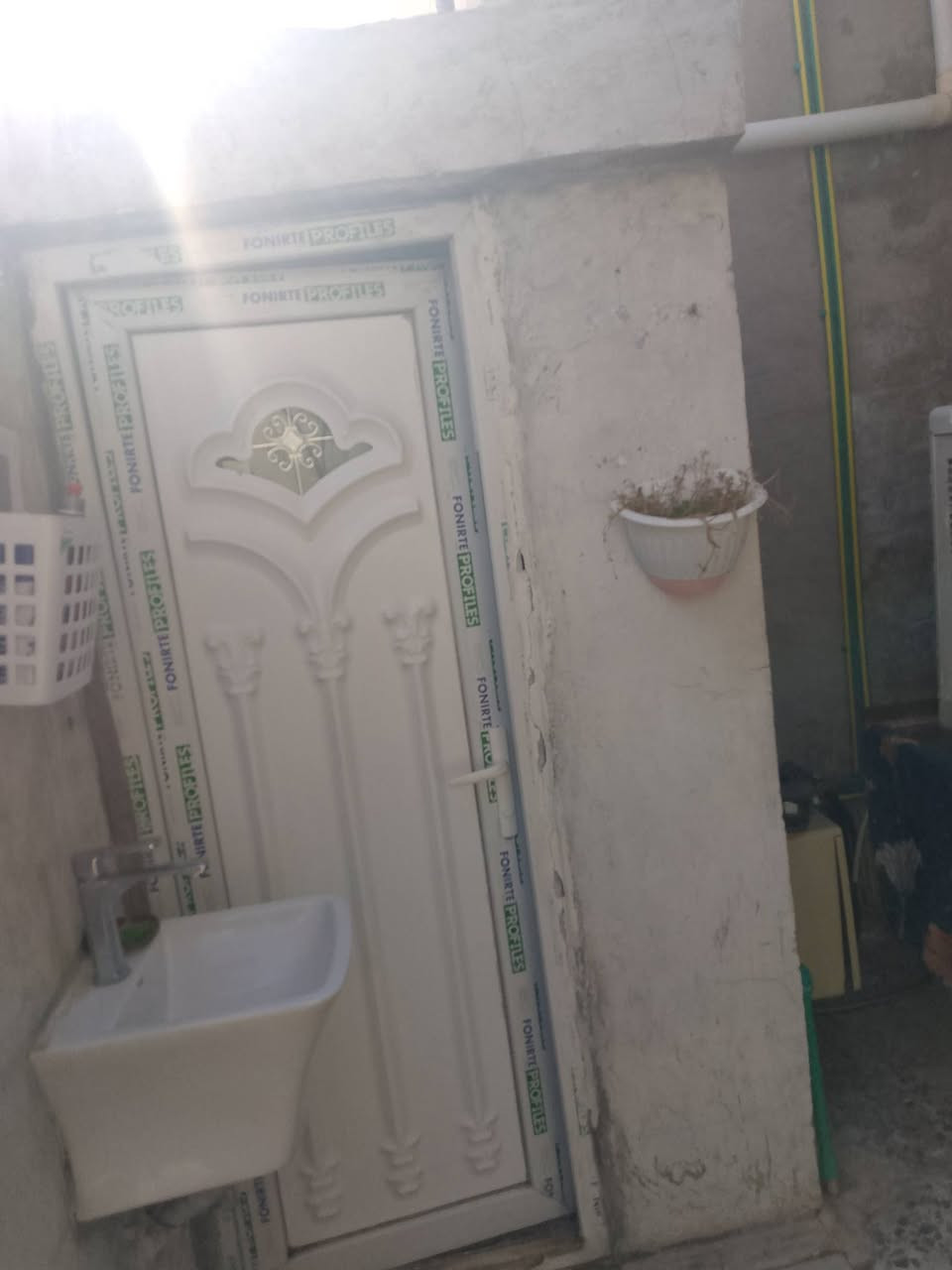 السلام عليكم بيت للبيع ٧٢وبي مجال مساحه ٨١متر كامل بناء جديد بغداد الحسينيه منطقة الثلاثينات مقابل جامع الشهيد رائد قرب مدرسة احمد راضي للتواصل ***********
