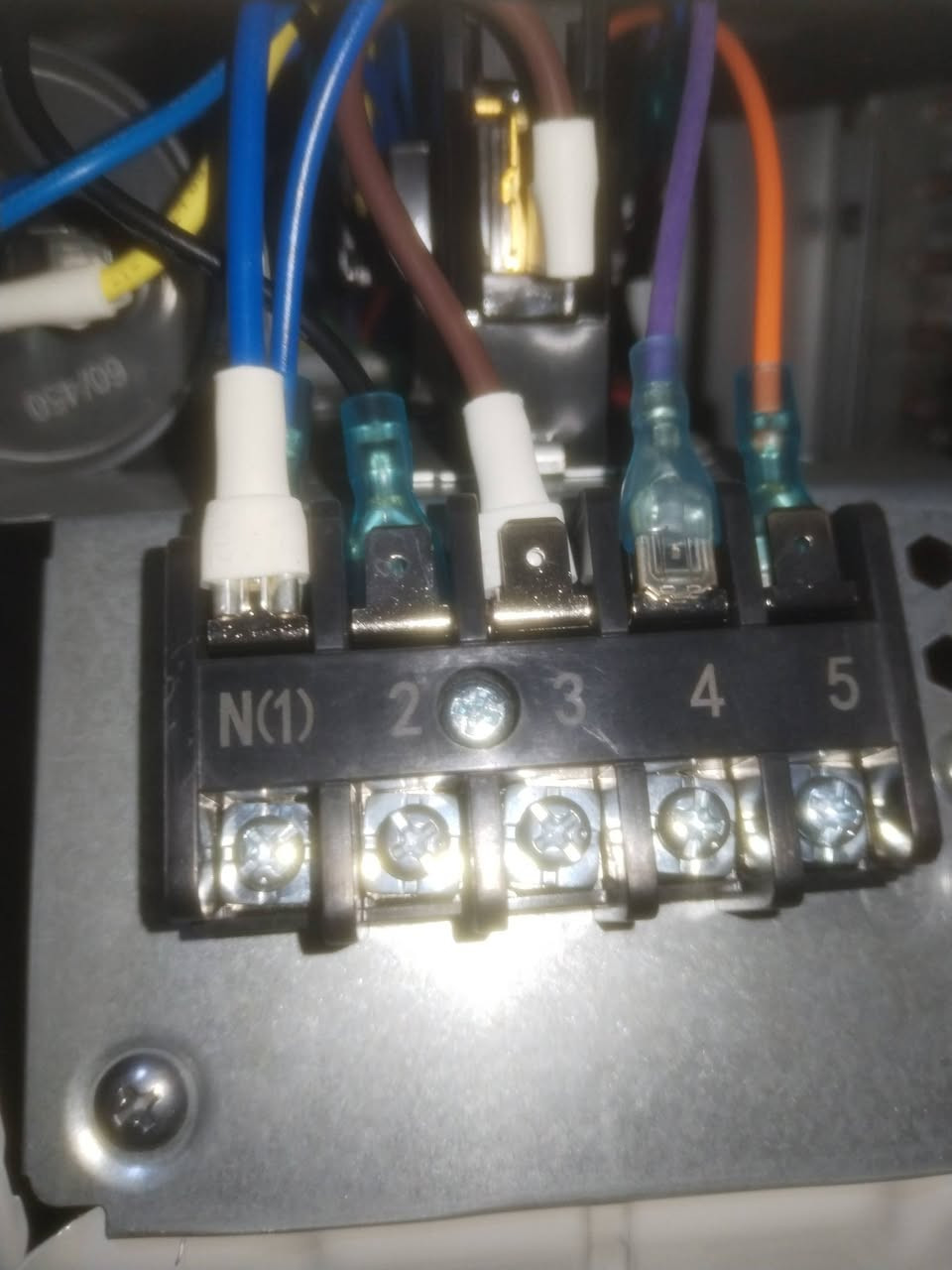 السلام عليكم شد جميع انواع السبالت وغسل ونقل وشحن غاز وصيانه موقعي و اسعارنه تنافسيه اين ما كنت بس انتصل وتدلل
هاتف *********** ❄️☃️🛑
